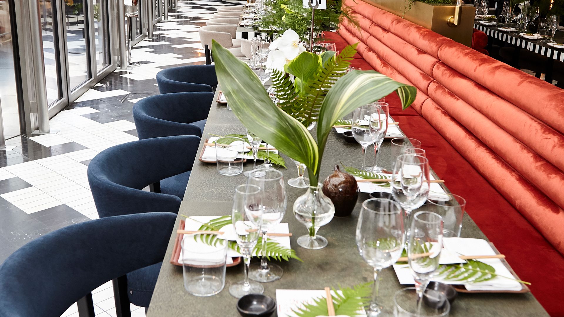 SUSHISAMBA Table set up group dining