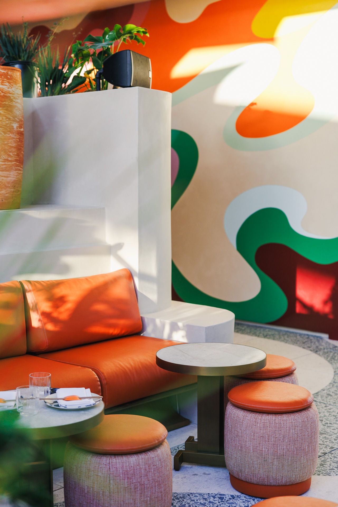 SUSHISAMBA los angeles lounge area and mural background