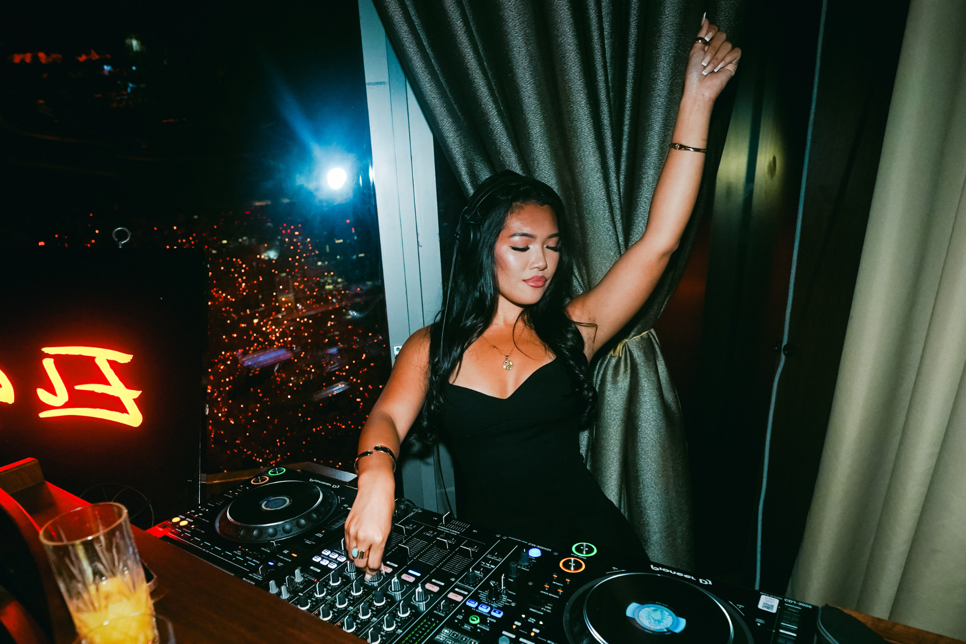 Female DJ at SUSHISAMBA SAMBA ROOM