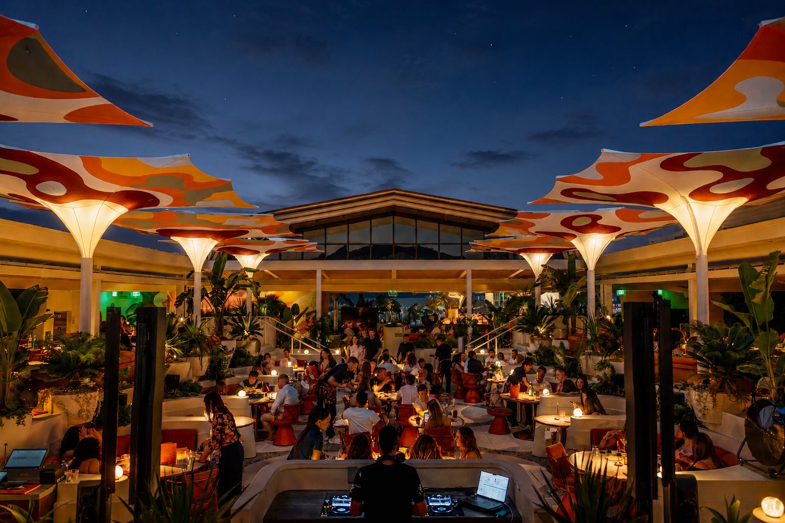 SUSHISAMBA Los Angeles at night