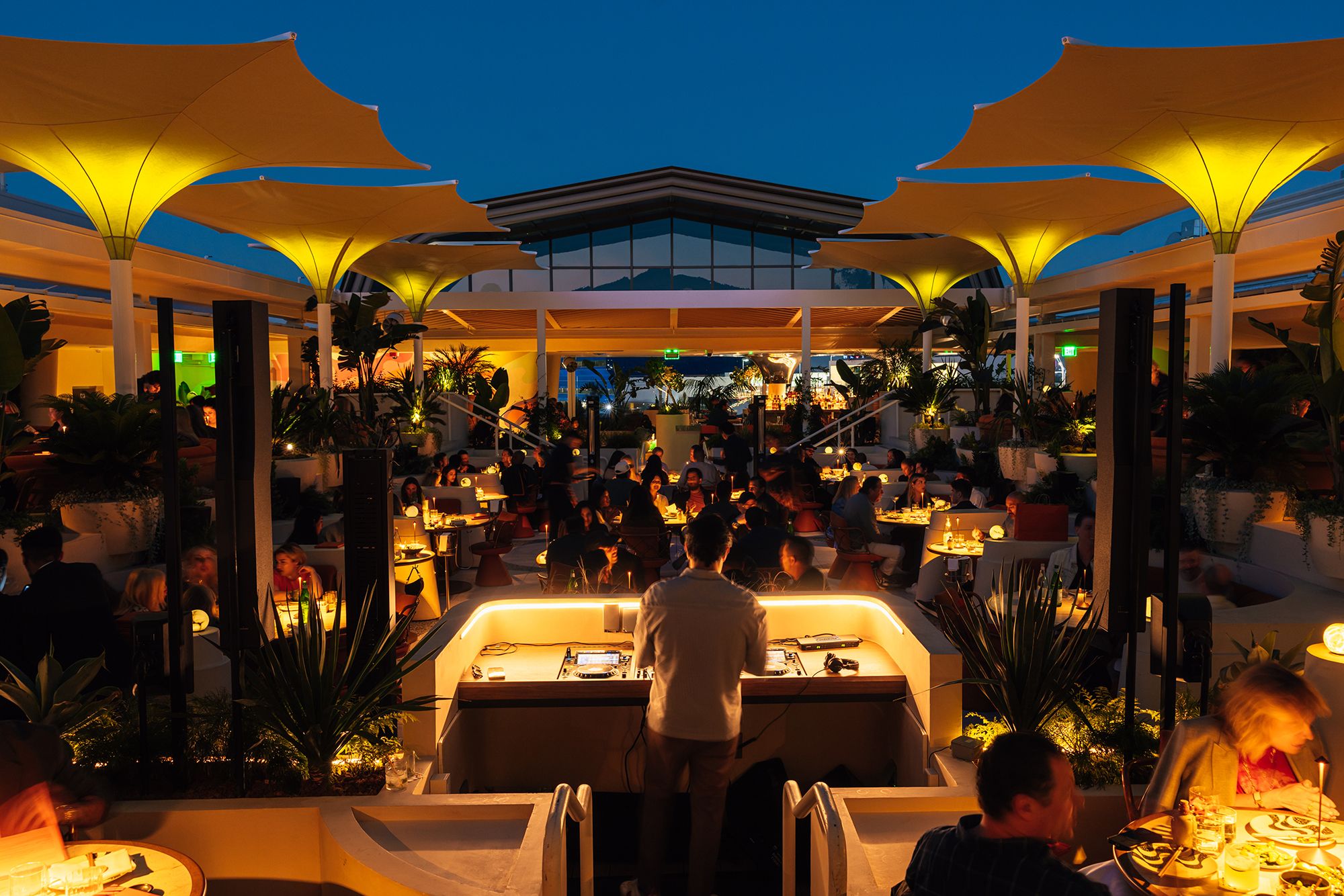 SUSHISAMBA Los Angelse late night with DJ spinning in dining room