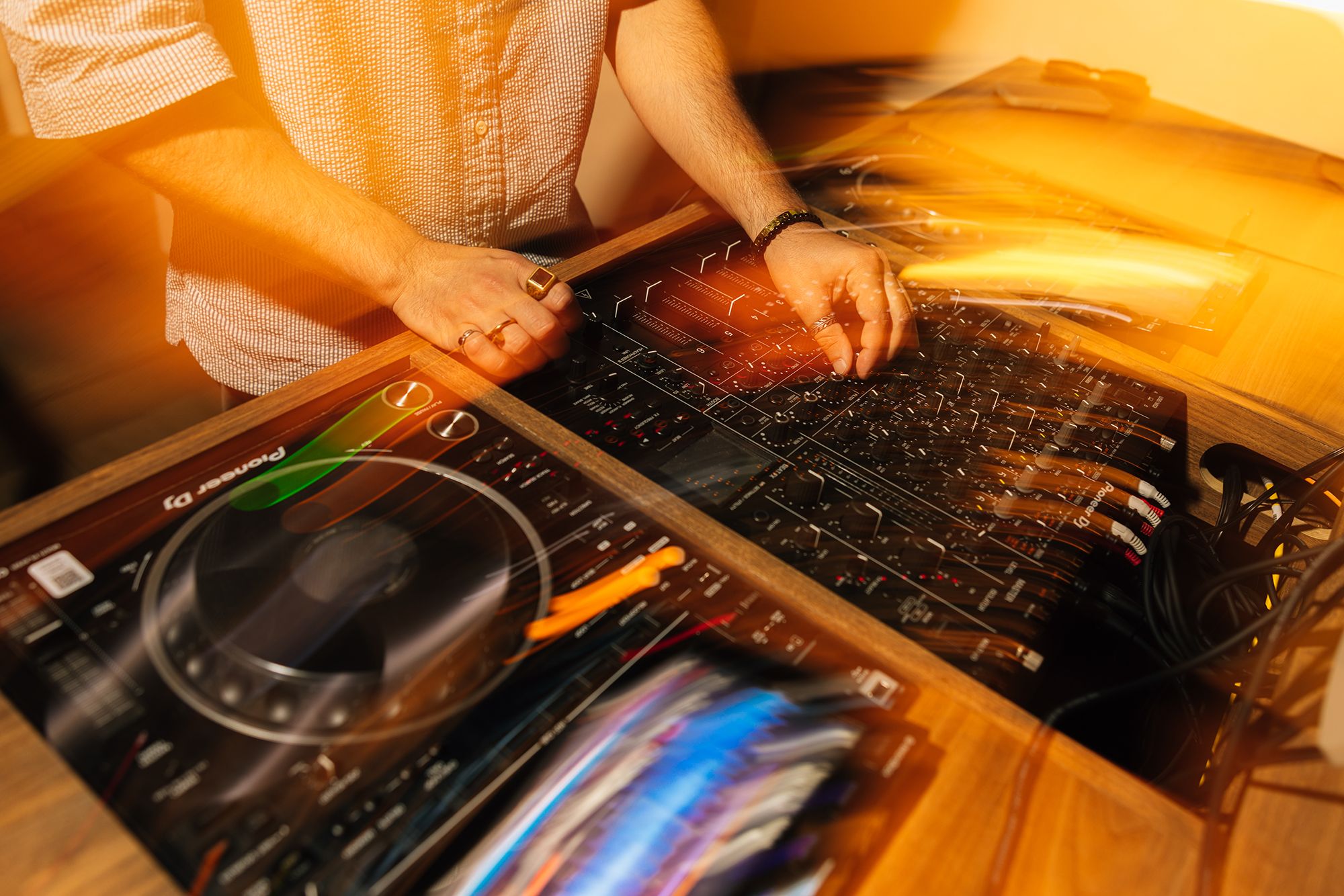 SUSHISAMBA Los Angeles DJ turntable