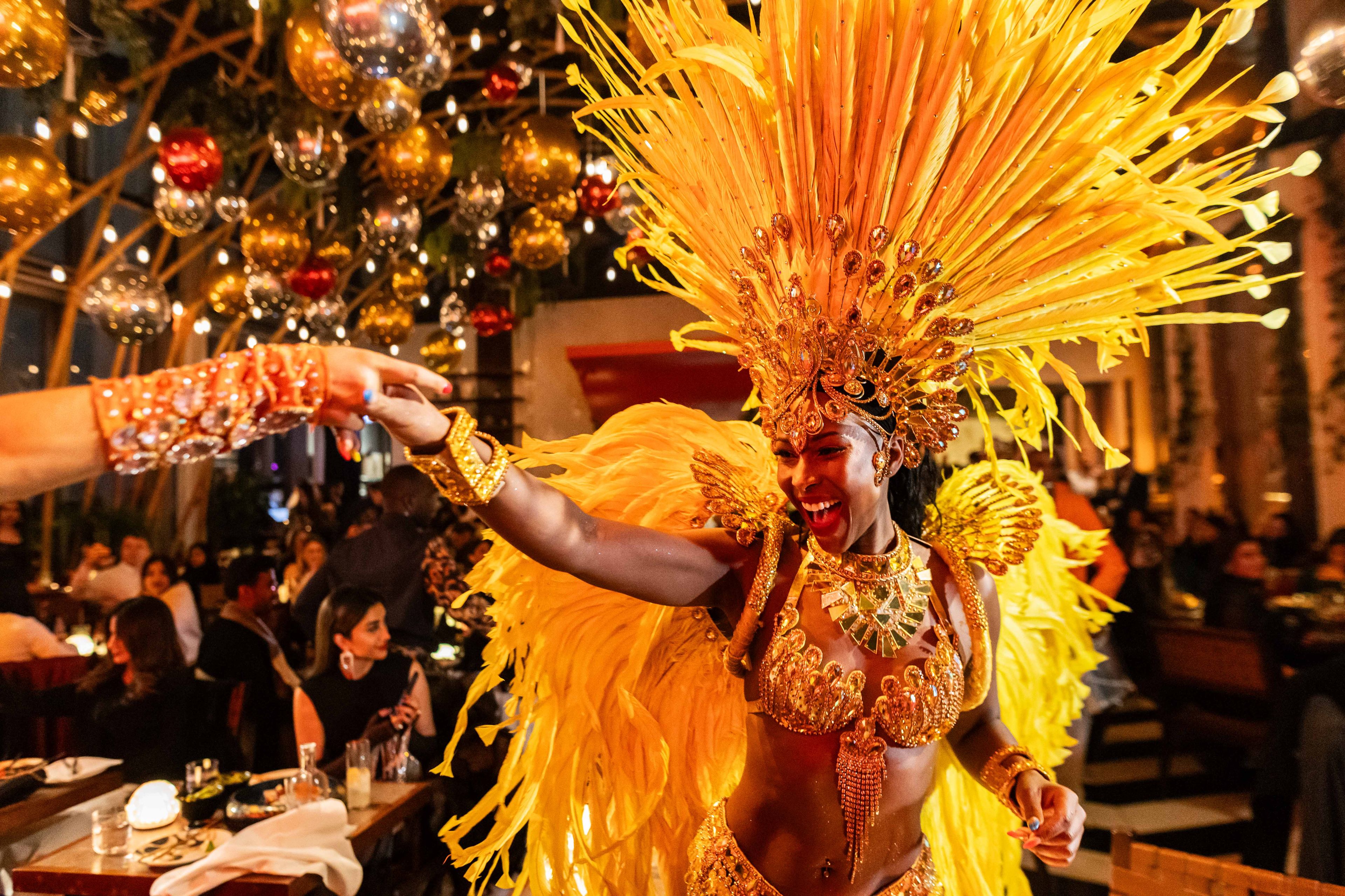 CHRISTMAS SAMBA DANCER AT SUSHISAMBA HERON TOWER
